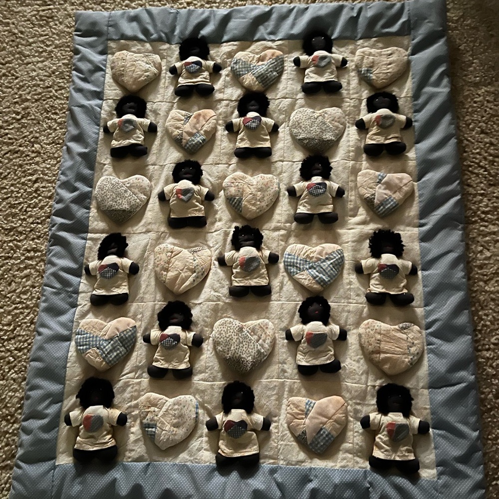 Beautiful Baby size Handmade Quilt-24"by 18" -15 handmade dolls